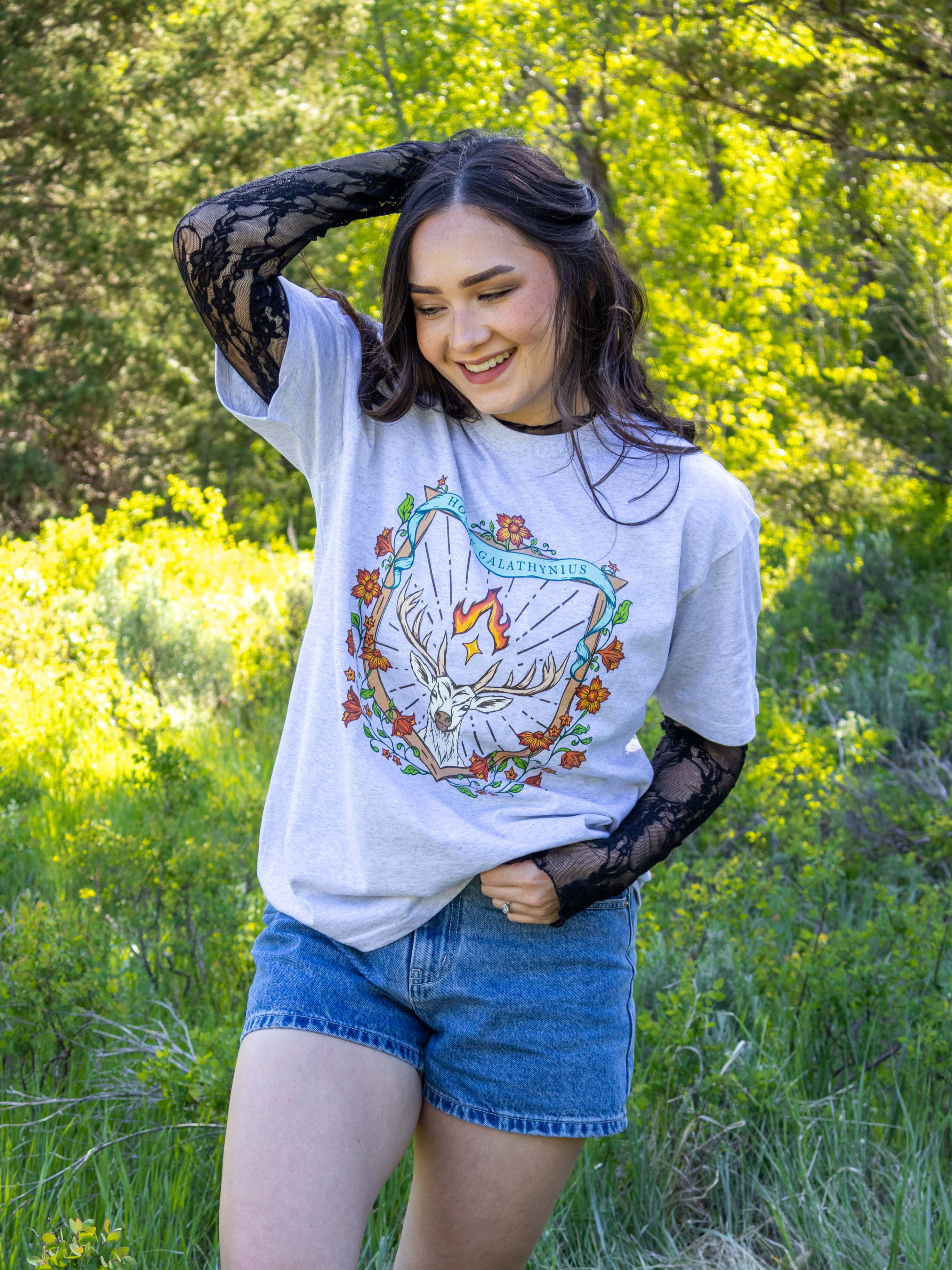 Sarah J. Maas merch, Throne of Glass, Aelin Galathynius, House Galathynius Crest Tee