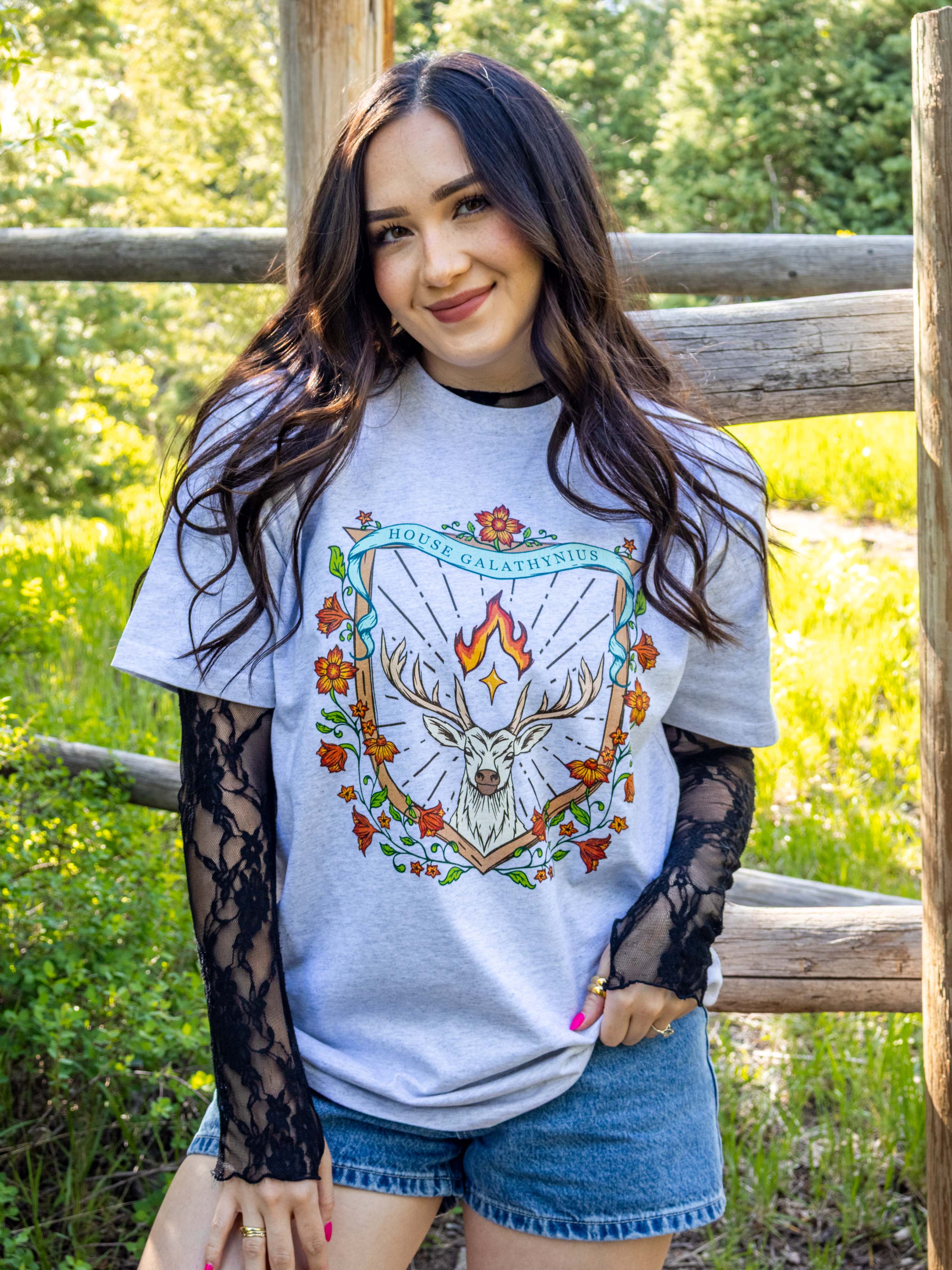 Sarah J. Maas merch, Throne of Glass, Aelin Galathynius, House Galathynius Crest Tee