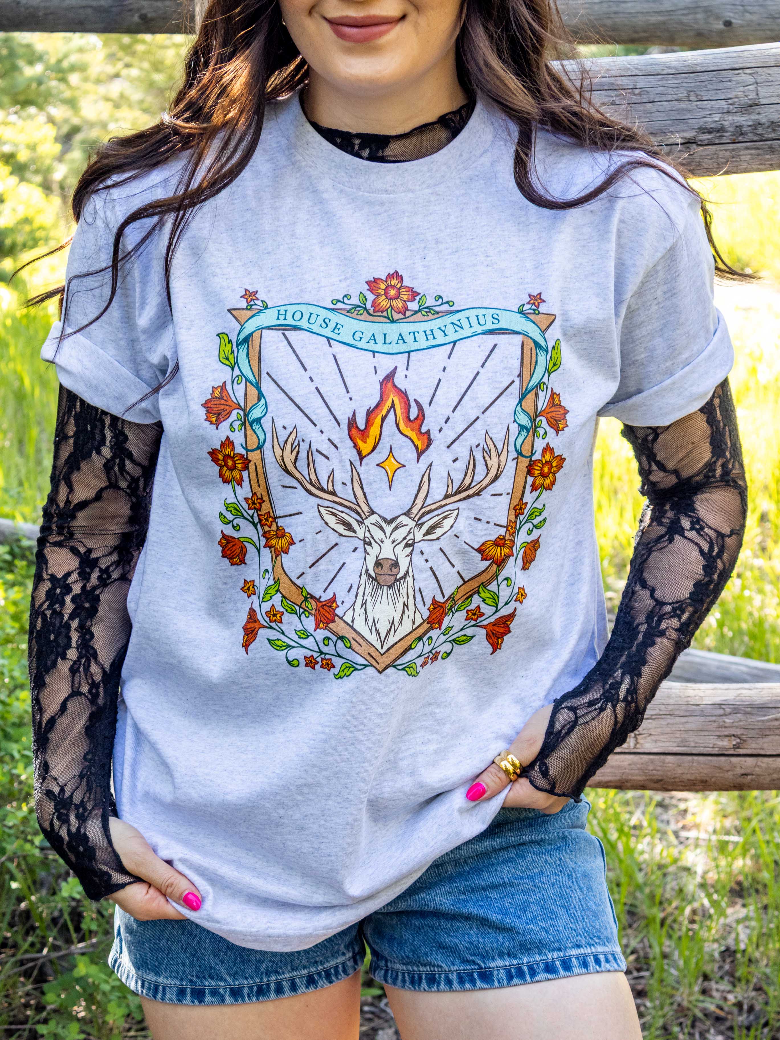 Sarah J. Maas merch, Throne of Glass, Aelin Galathynius, House Galathynius Crest Tee